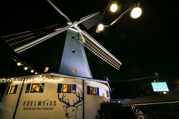 Coffs Windmill Motel,Korora Bay>>Coffs Harbour,3 star