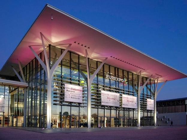 ibis lyon carre de soie hotel