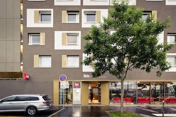 ibis lyon carre de soie hotel