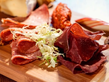 ibis lyon carre de soie hotel