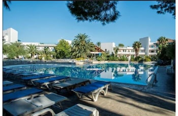 club giardini doriente village