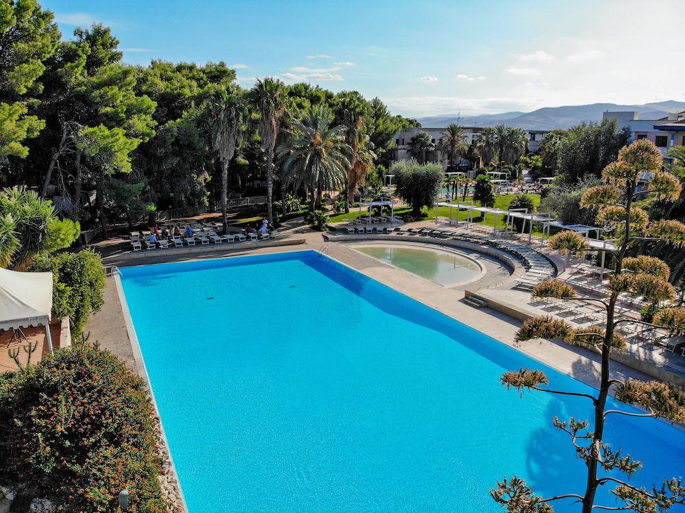 club giardini doriente village