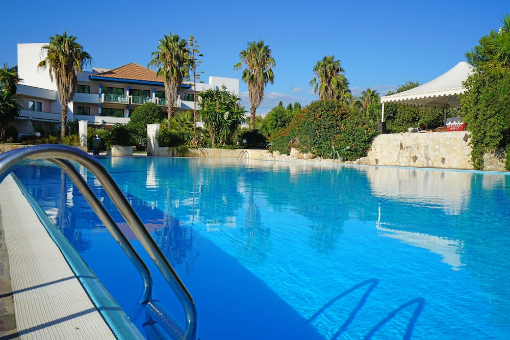 club giardini doriente village