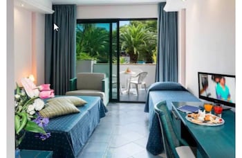 club giardini doriente village