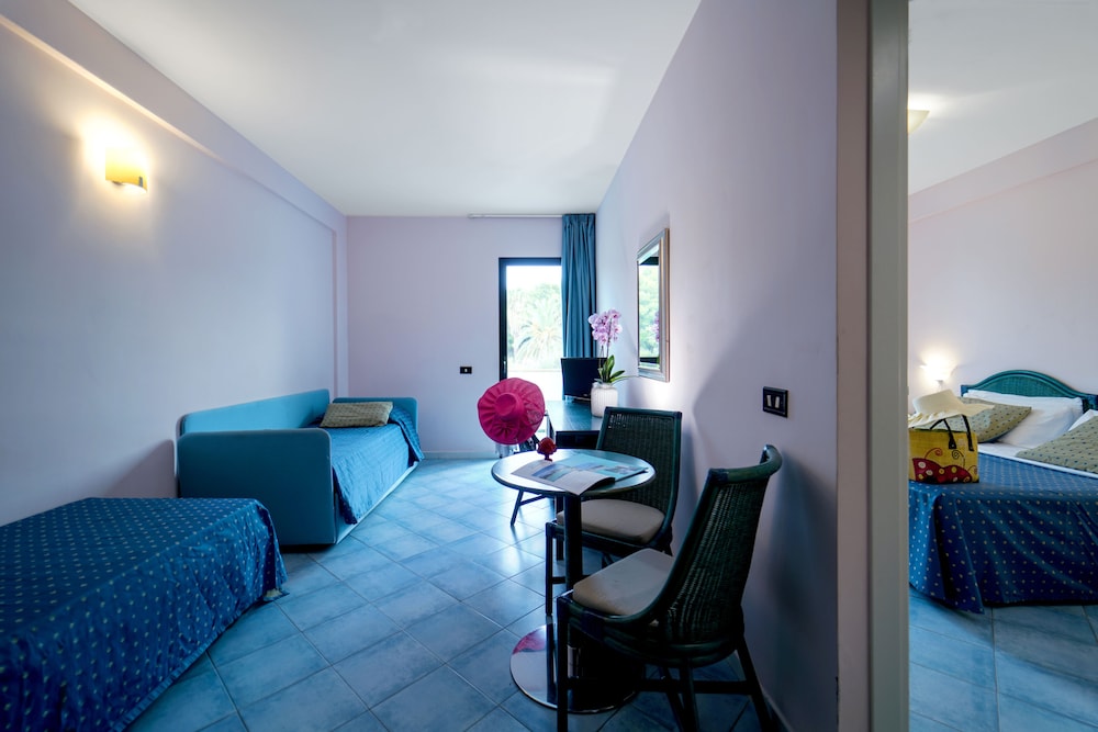 club giardini doriente village