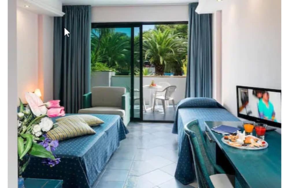 club giardini doriente village