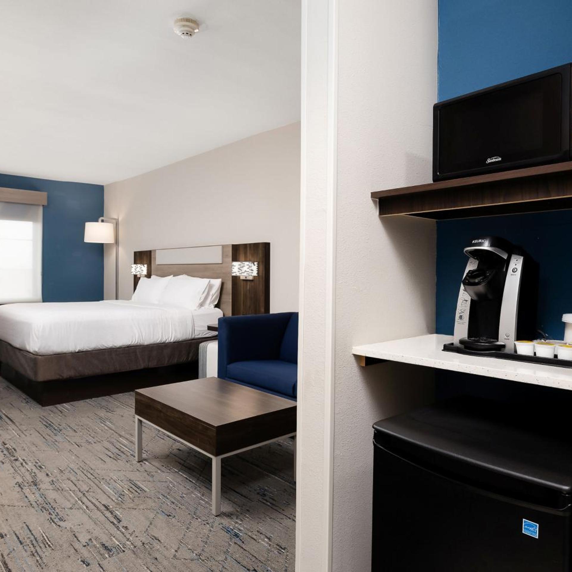 holiday inn express and suites kingsville by ihg