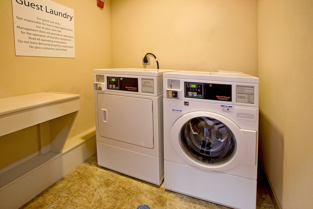 holiday inn express and suites kingsville by ihg