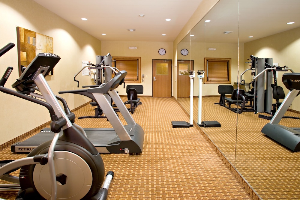 holiday inn express and suites kingsville by ihg