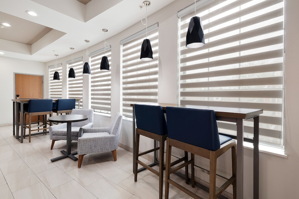 holiday inn express and suites kingsville by ihg