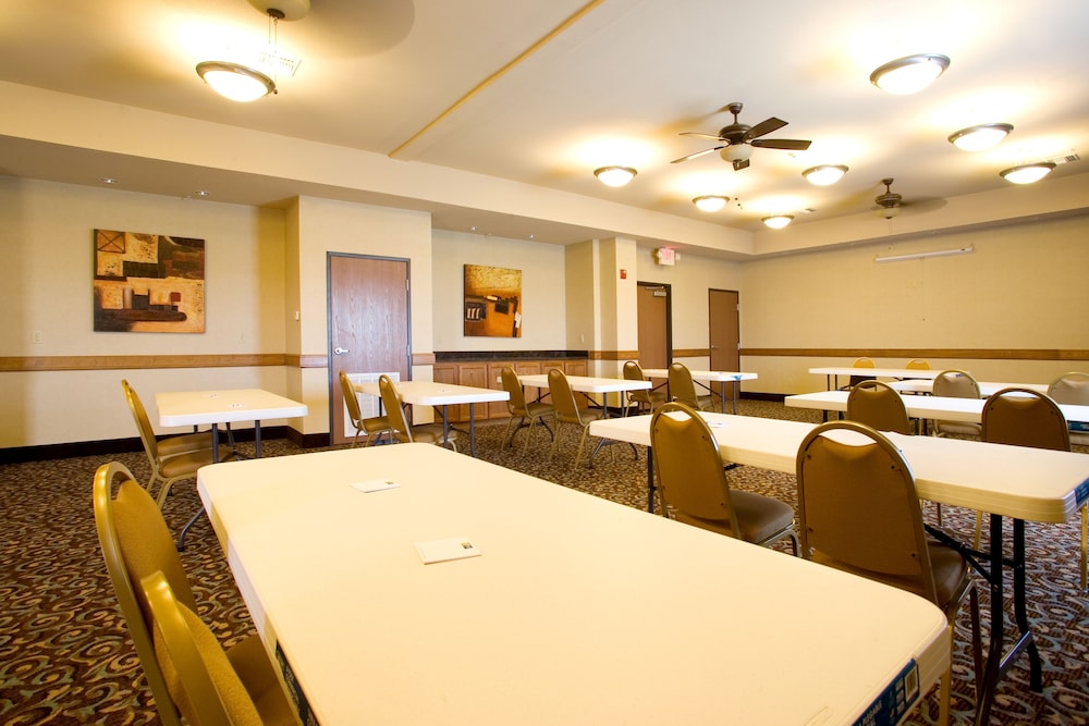 holiday inn express and suites kingsville by ihg
