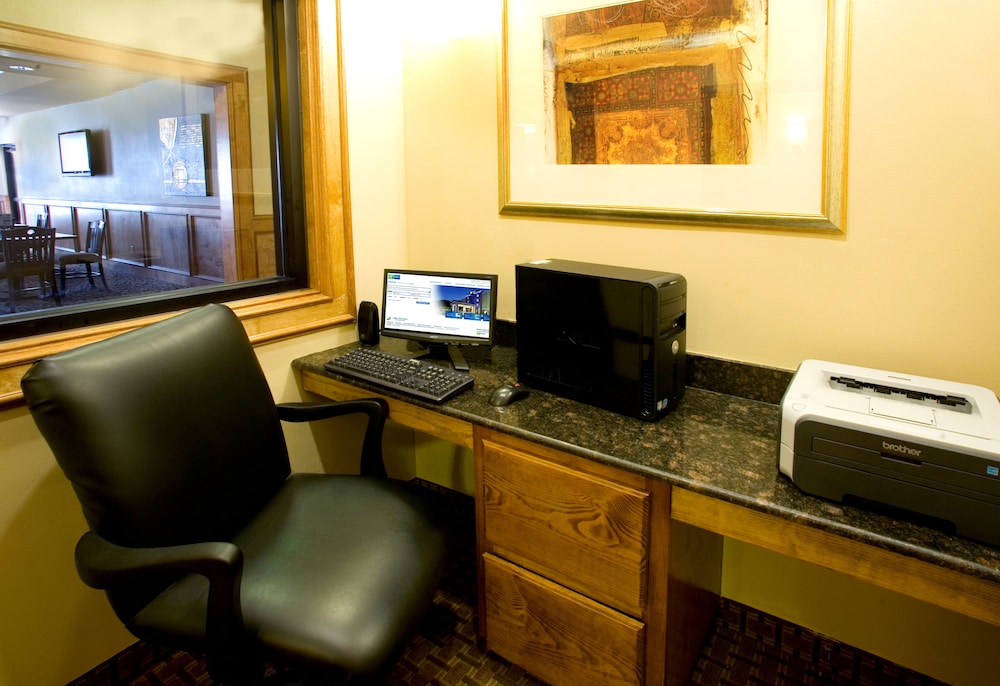 holiday inn express and suites kingsville by ihg