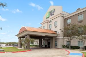 holiday inn express and suites kingsville by ihg