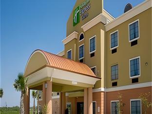 holiday inn express and suites kingsville by ihg