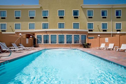 holiday inn express and suites kingsville by ihg