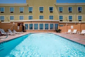 holiday inn express and suites kingsville by ihg