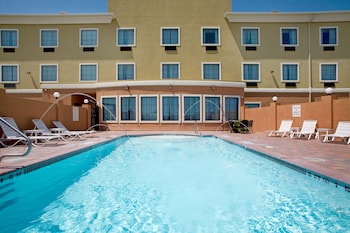 Holiday Inn Express & Suites Kingsville By Ihg,Texas>>Kingsville,3 star