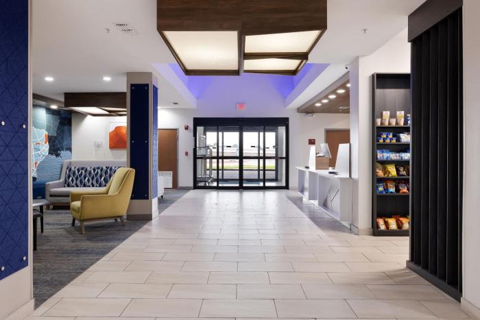 holiday inn express and suites kingsville by ihg