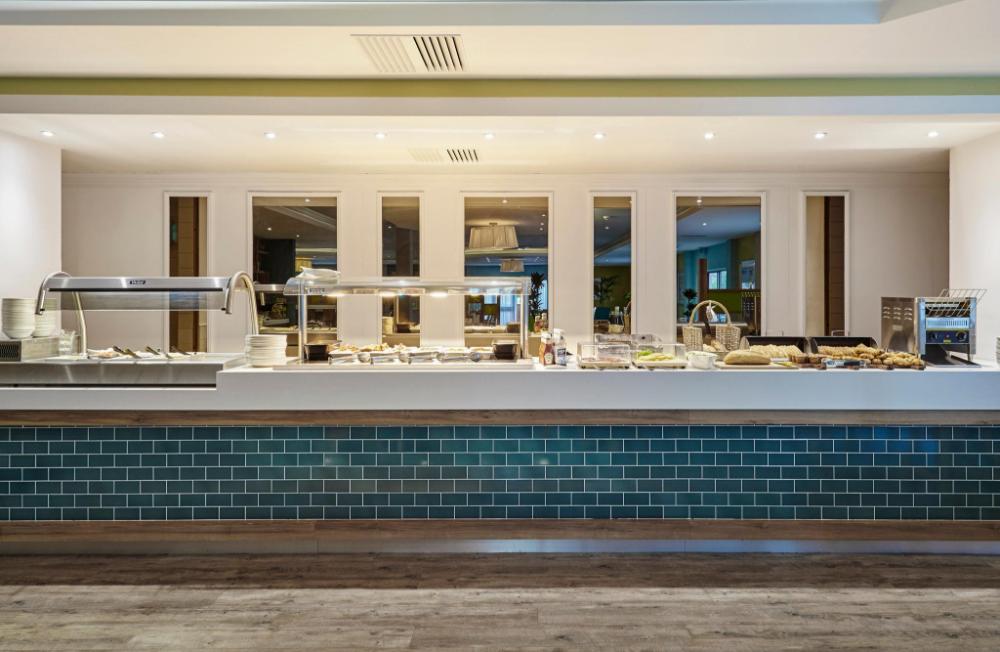 holiday inn cardiff north