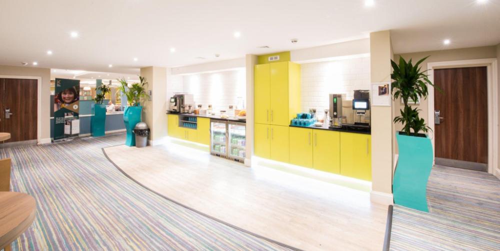 holiday inn cardiff north