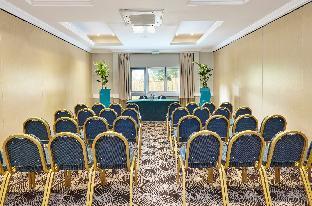 holiday inn cardiff north
