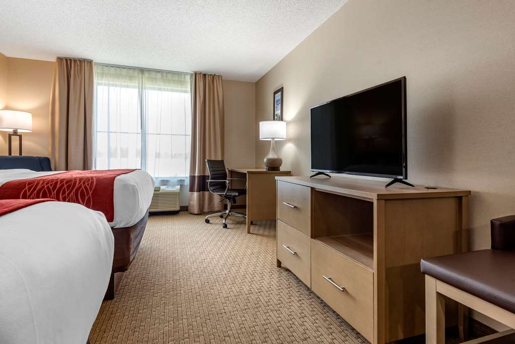 comfort inn and suites farmington victor