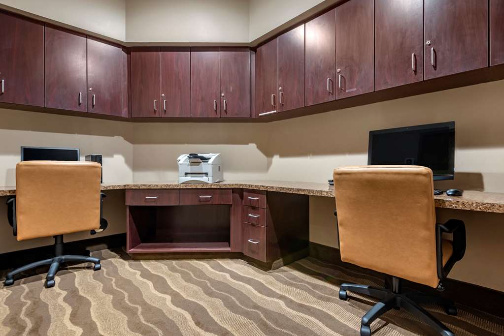 comfort inn and suites farmington victor