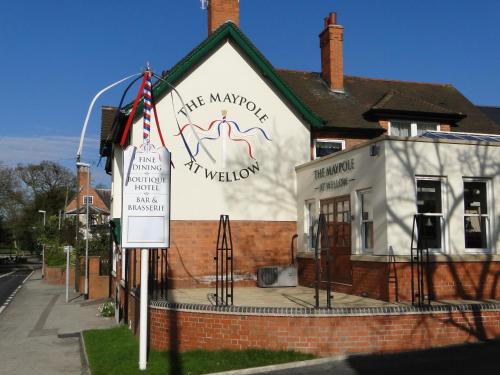 the maypole at wellow