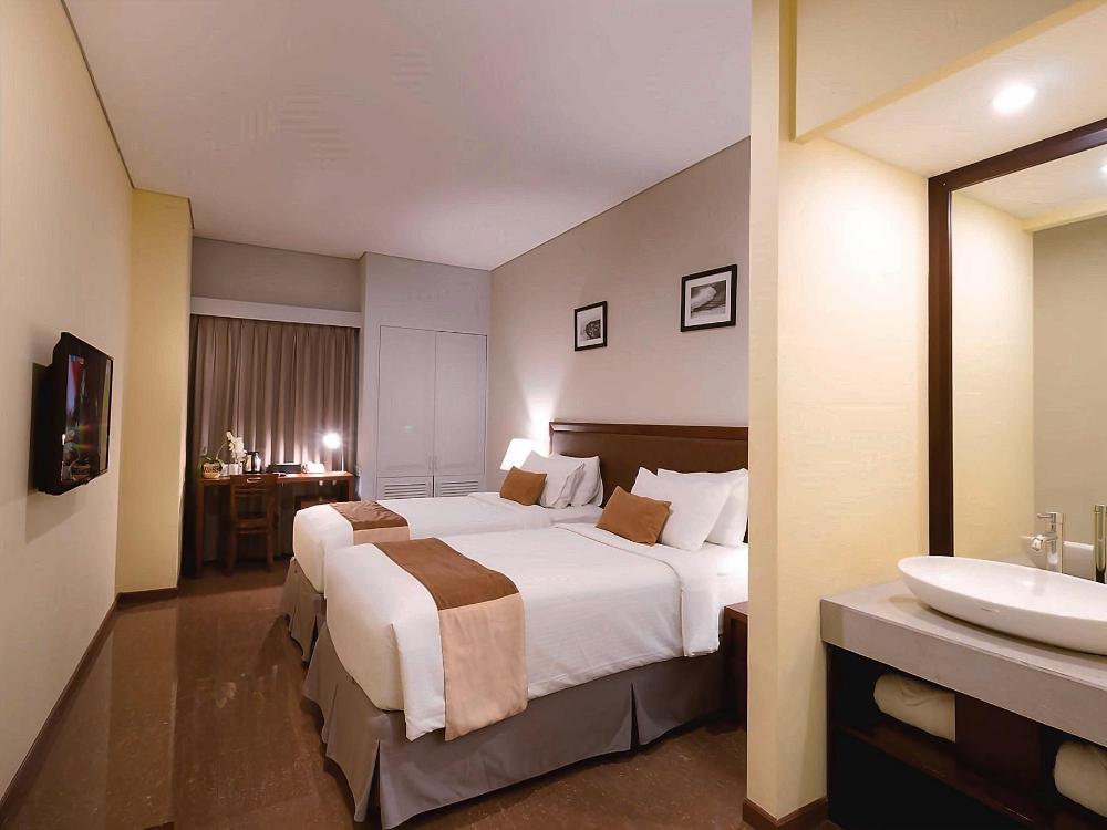 kutabex beach front hotel