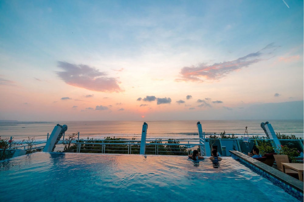 kutabex beach front hotel