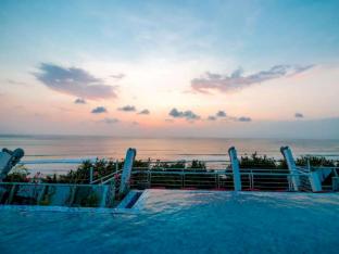 kutabex beach front hotel