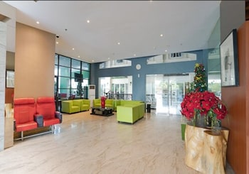 the crew hotel kualanamu international airport