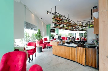 the crew hotel kualanamu international airport
