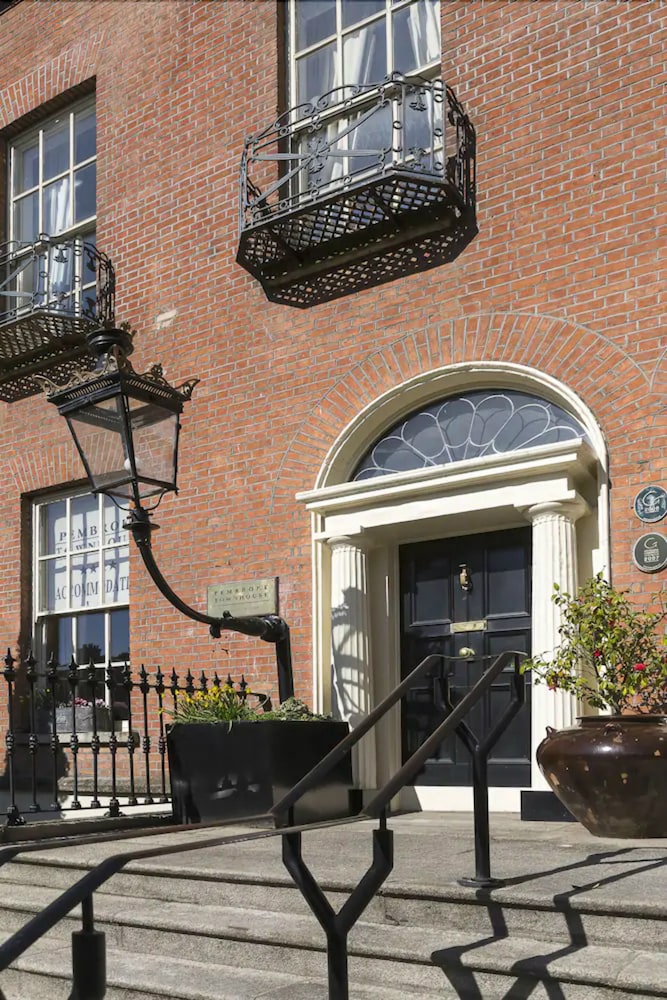 pembroke townhouse