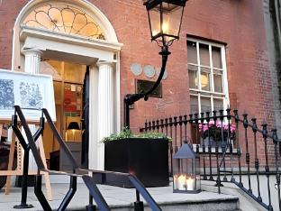 pembroke townhouse