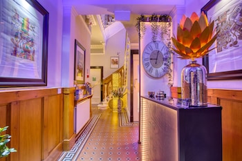 no 32 hotel
