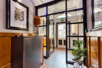 no 32 hotel