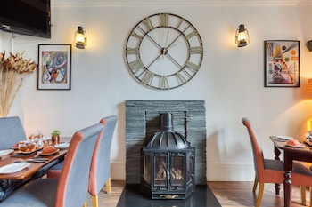 no 32 hotel