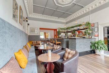 no 32 hotel