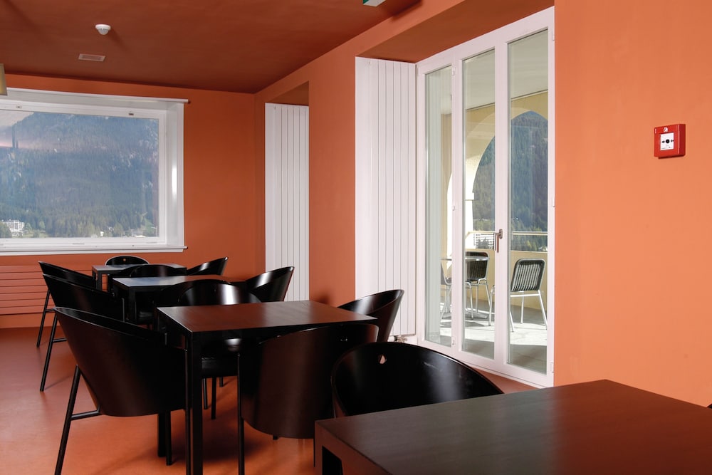 youth hostel davos youthpalace