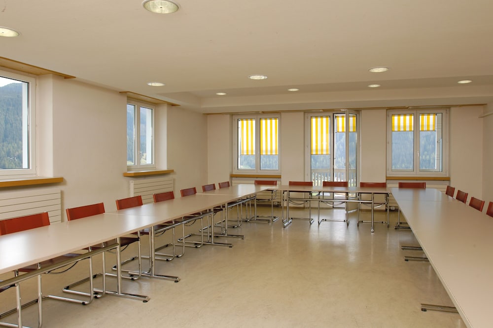 youth hostel davos youthpalace