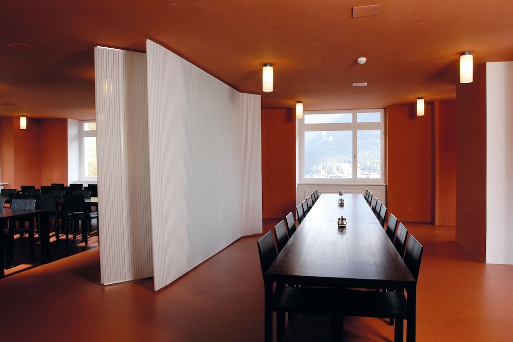 youth hostel davos youthpalace