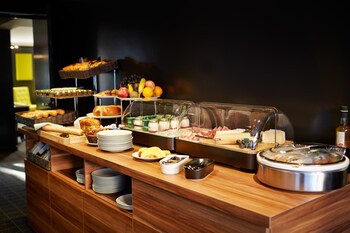 best western hotel atrium valence