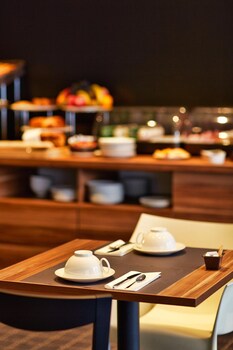 best western hotel atrium valence