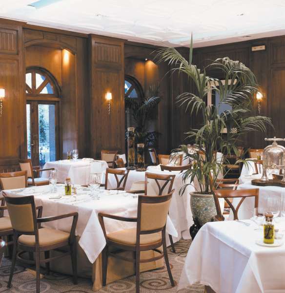 rosewood villa magna