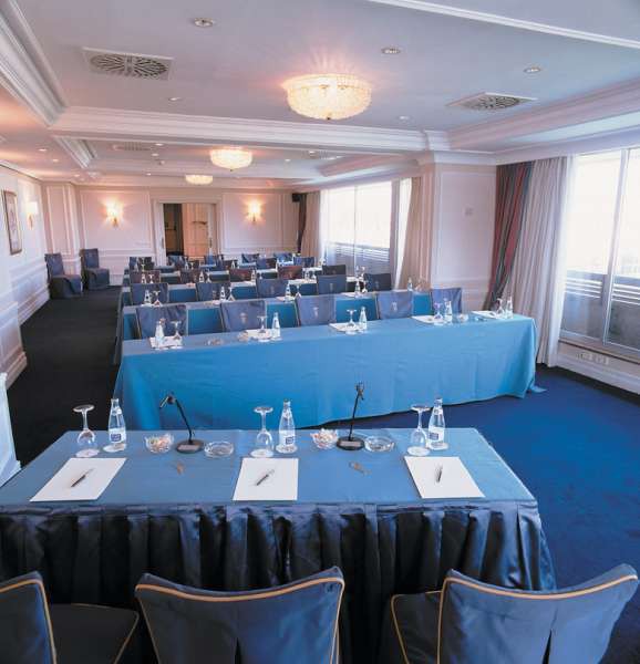 rosewood villa magna