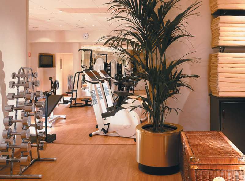 rosewood villa magna