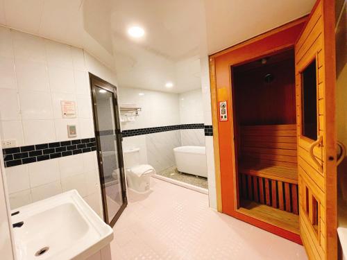 joy garden hotel