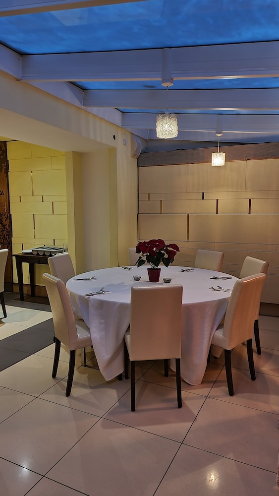 the park city grand plaza kensington