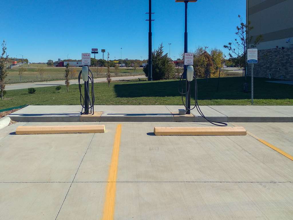 comfort inn and suites near bethel college